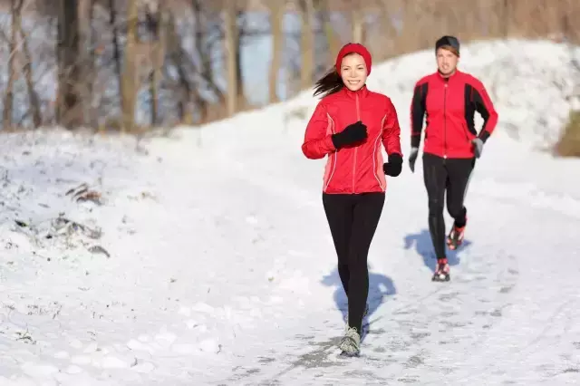 干货｜寒冷的冬季怎么跑、怎么穿才最健康？